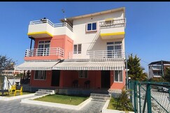 Nandi Parihar Pent House