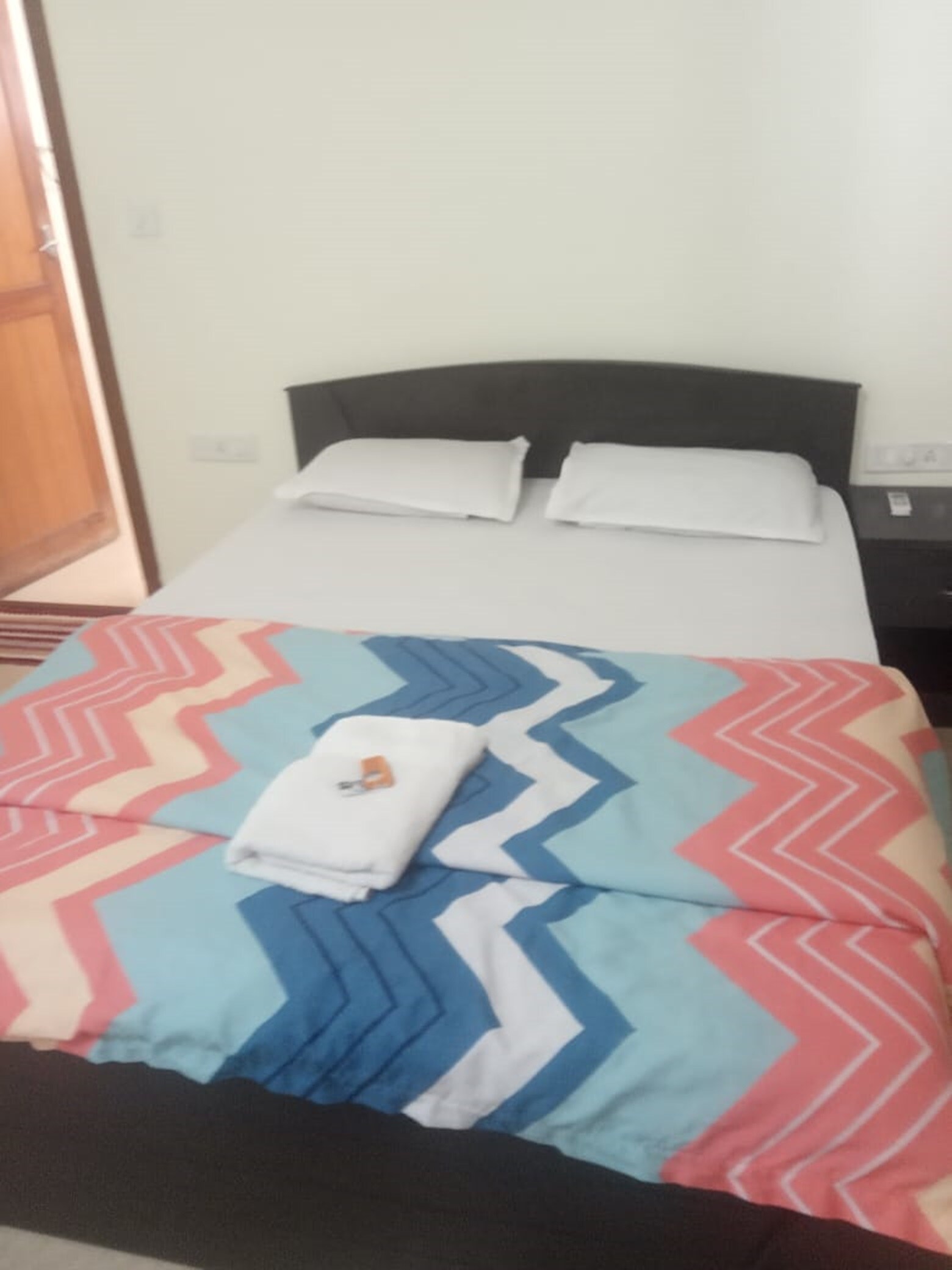 Emcure Guest House - Bangalore 1 - Tap to explore photos