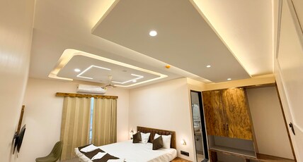 THE RIVIERA HOTEL Room Type - Deluxe AC