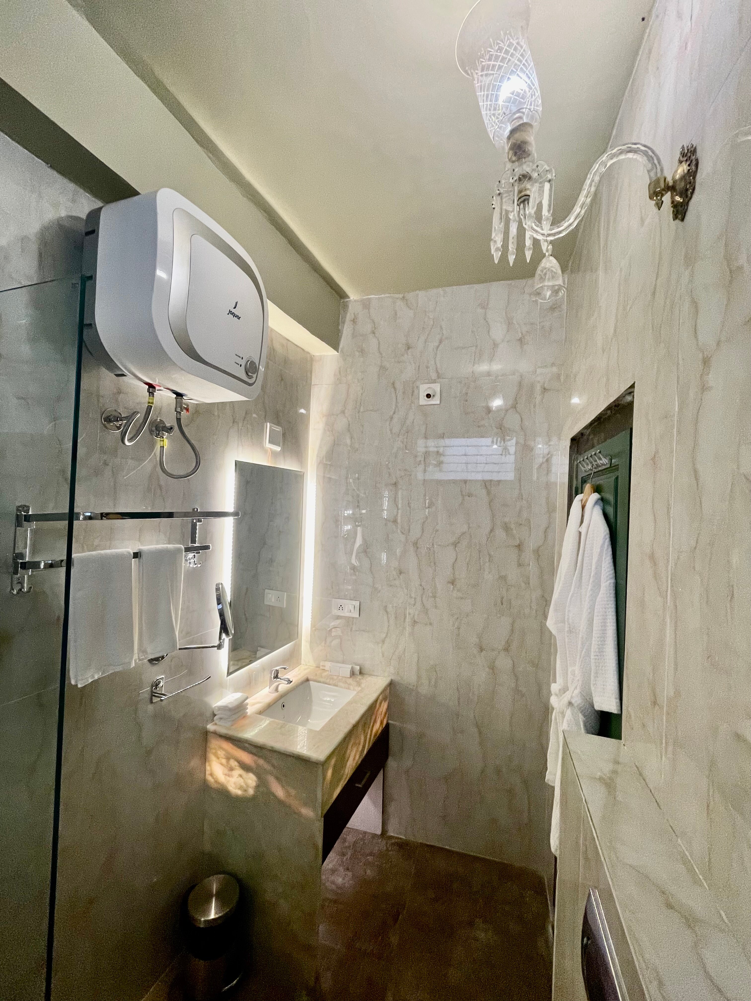 Sheeshmahal By Oladar Entire 4 BHK Villa - Tap to explore photos