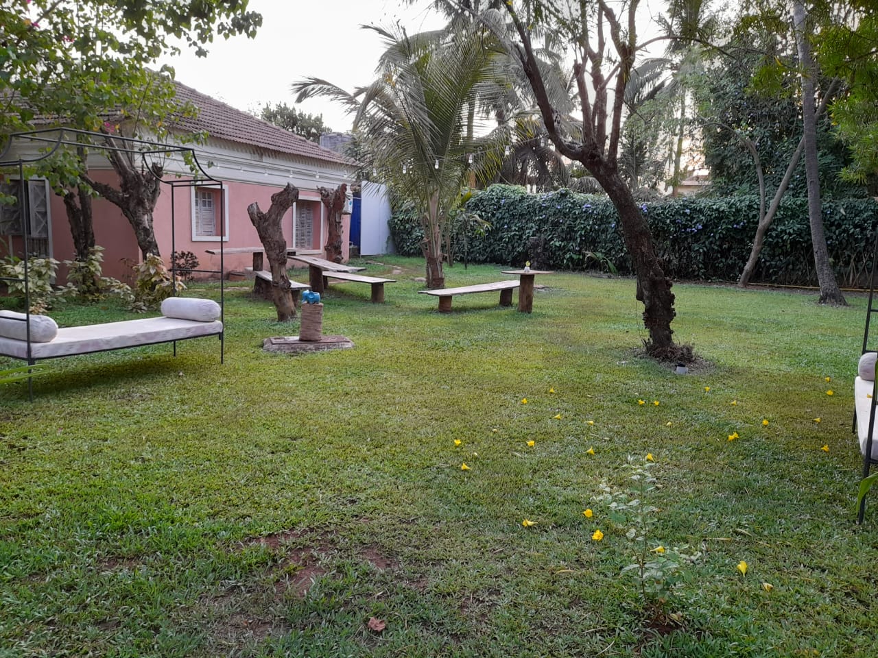 2BHK Peach Villa Kikar ANjuna Goa - Tap to explore photos