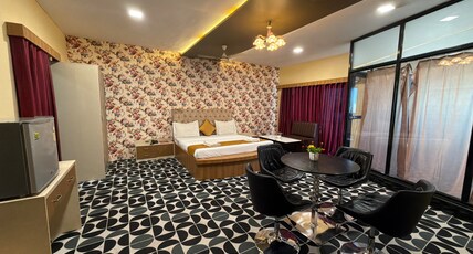 Hotel Radha Krishna Room Type - Premium Suite With Balcony