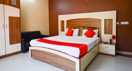 Hotel Samar Palace Near Sodala Vivek Vihar Metro Station Room Type - Super Deluxe Room