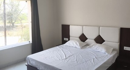 SUKHDHAAM HOTEL Room Type - Deluxe Room 2 BED