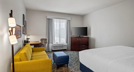 Hampton Inn & Suites Trophy Club - Fort Worth North, TX Room Type - 1 KING BED NONSMOKING