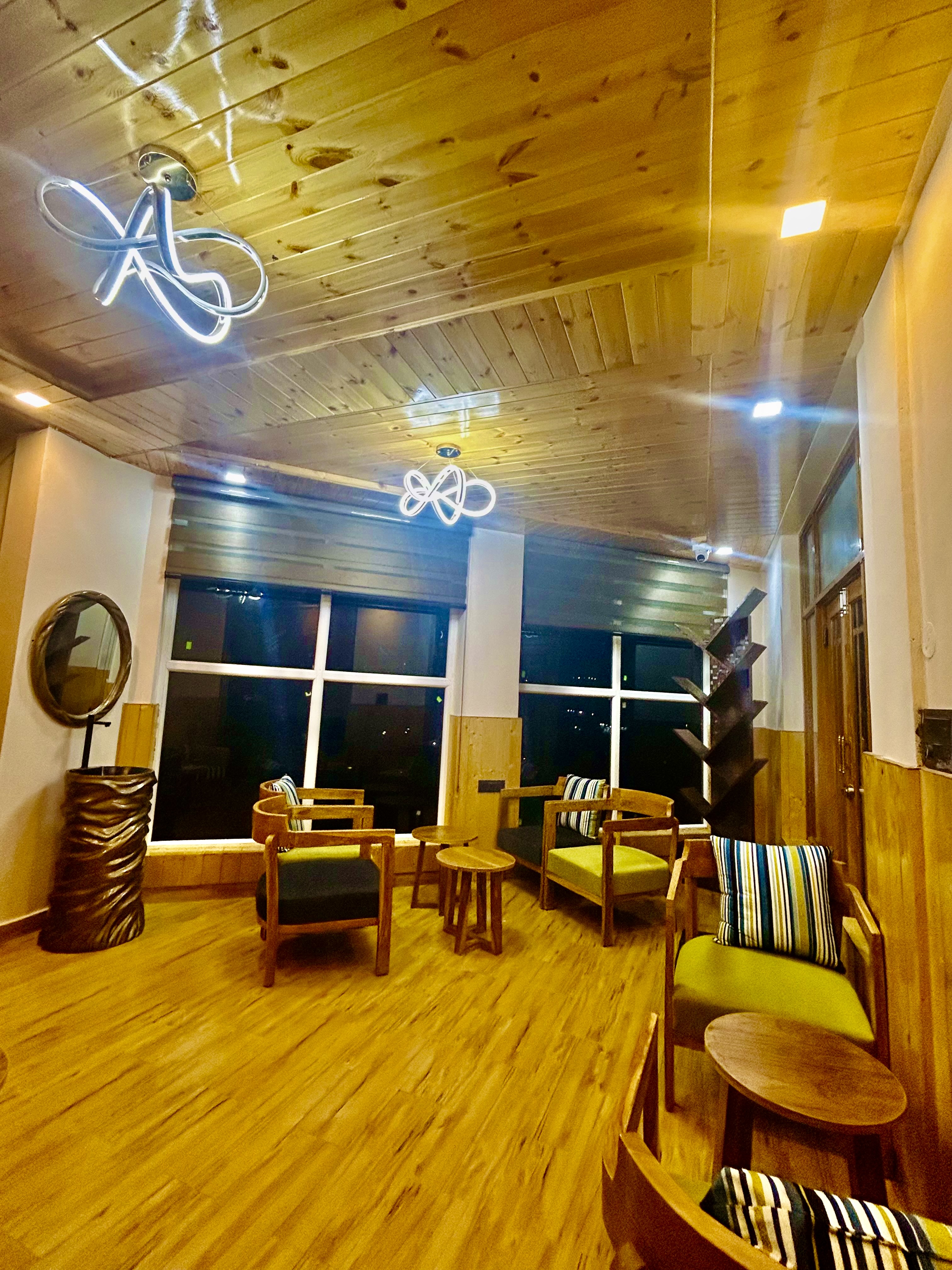 Amadeus Homestayy - Tap to explore photos