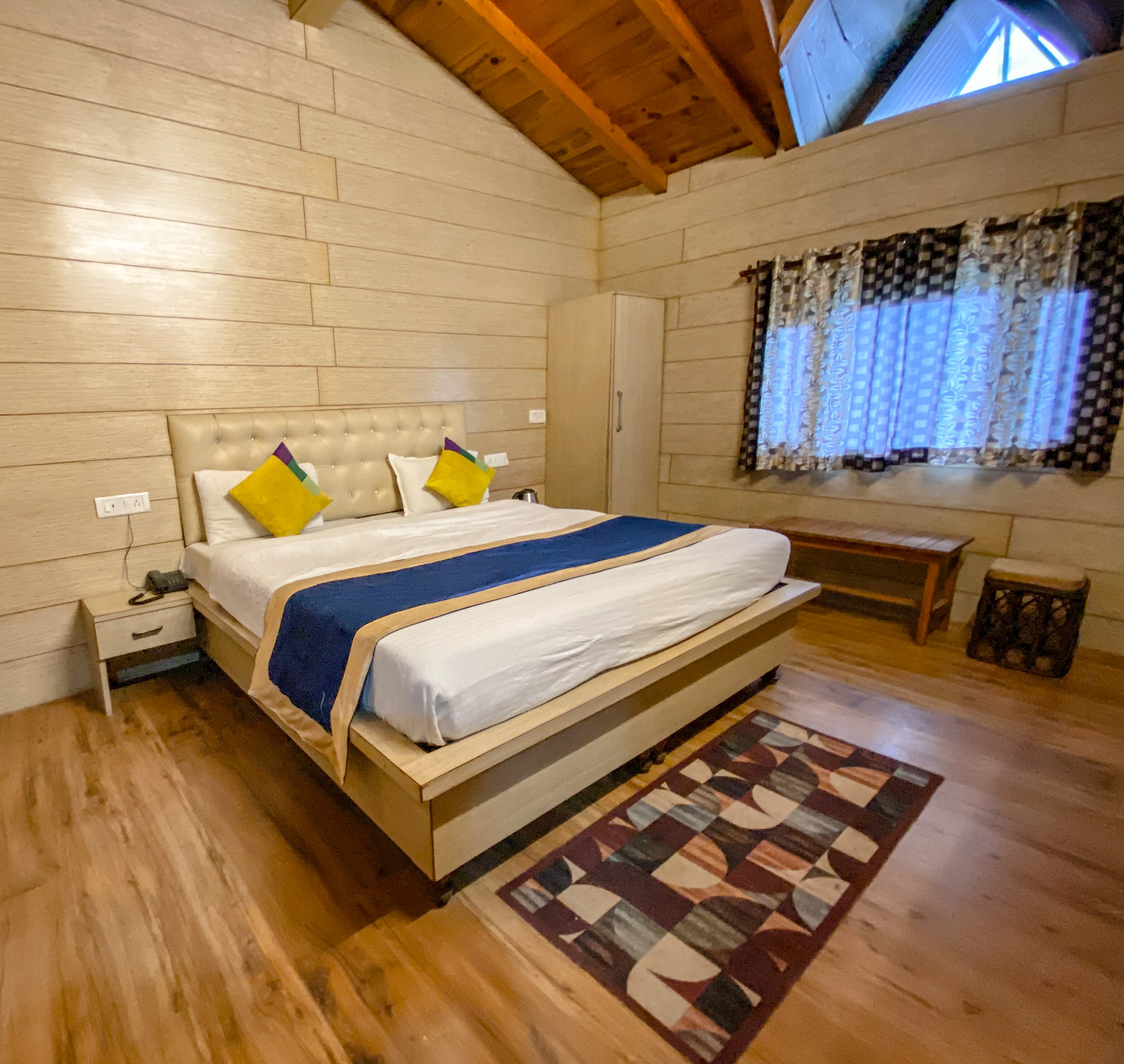 Hotel Monal Inn - Tap to explore photos