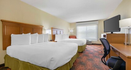 Best Western Plus Waco North Room Type - 2 Queen Beds, Non-Smoking, Microwave And Refrigerator, Wi-Fi, Full Breakfast