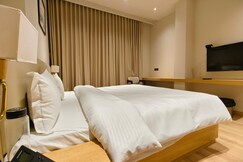 Address of Hotel The Alpine, Aligarh