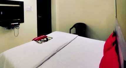 Hotel Adarsh Palace Maheshwar Room Type - STANDARD ROOM