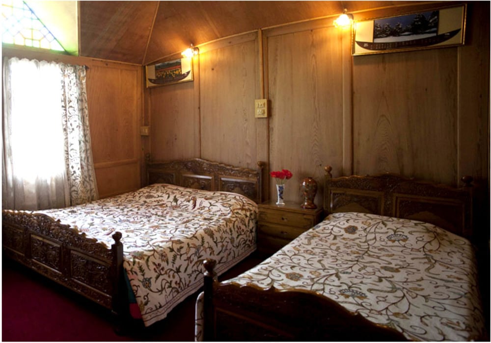 HouseBoat Mughal House - Tap to explore photos