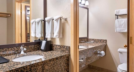 Best Western Ponderosa Lodge Room Type - 2 Queen Beds, Non-Smoking, Easy Chair, High Speed Internet Access, Microwave And Refrigerator, Full 