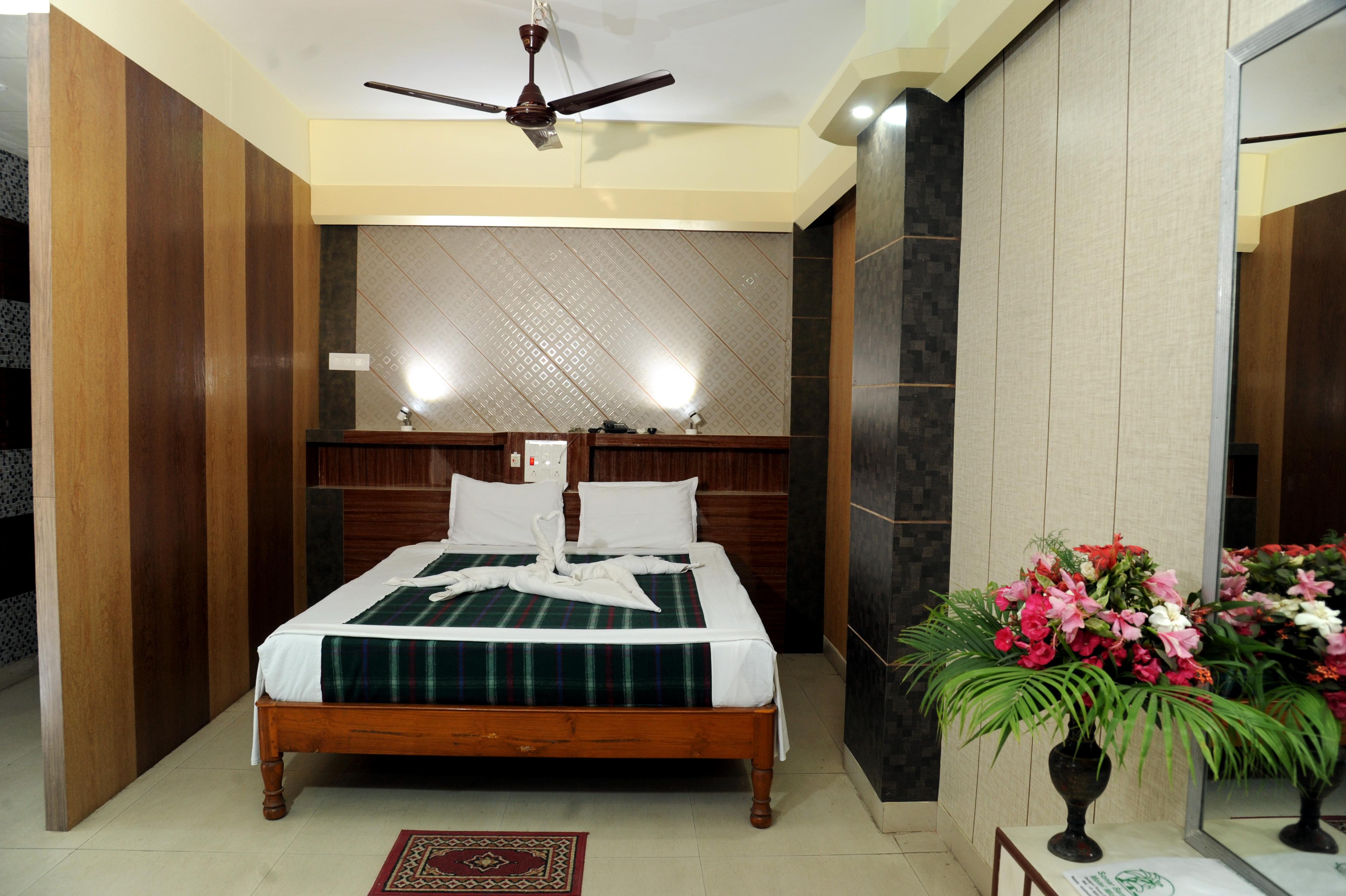 SONAR BANGLA MOTEL MIDWAY - Tap to explore photos