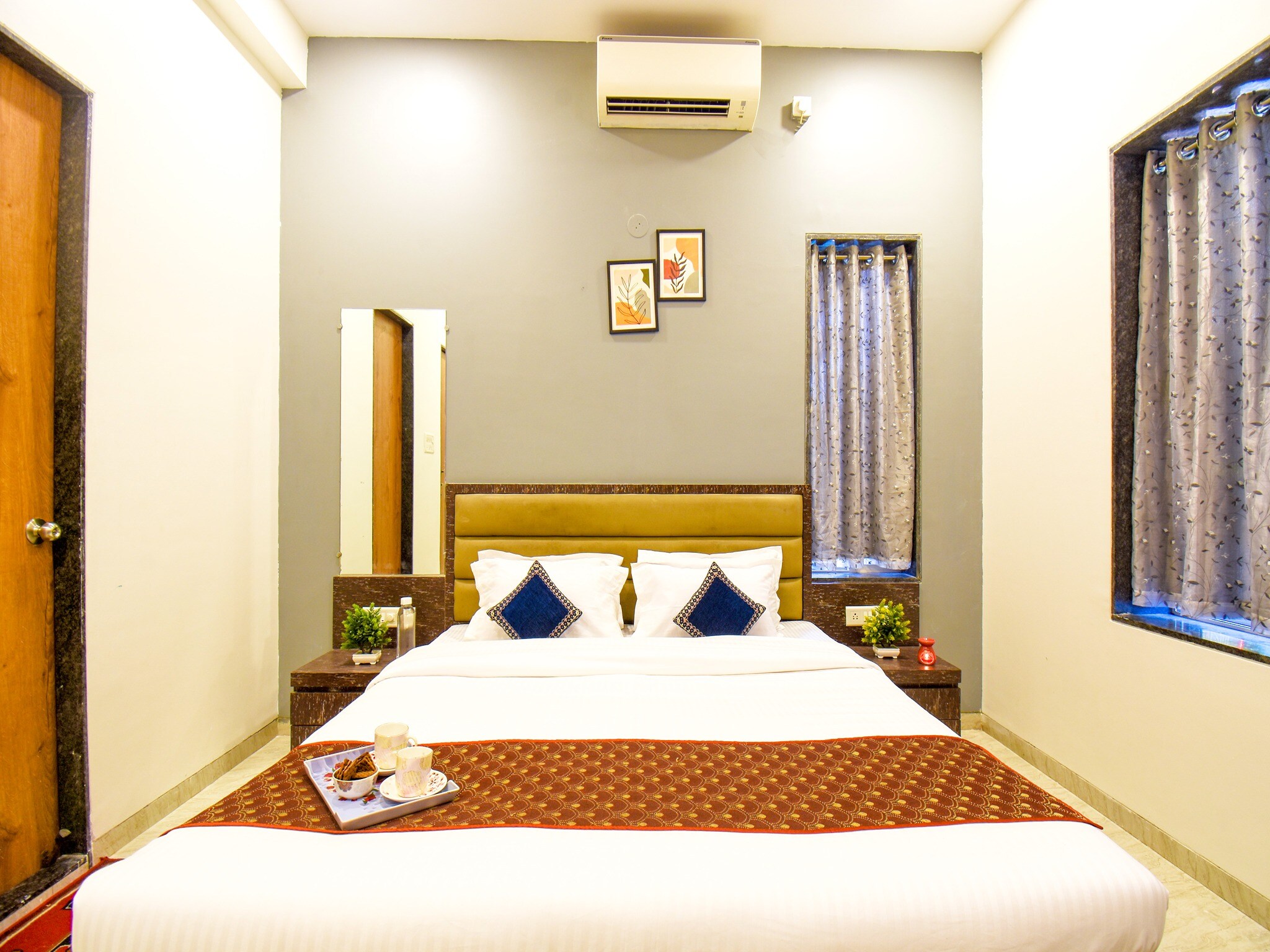 DanCenter Nakshatra Villa | 4BHK | BBQ | Pvt Pool | Lonavala - Tap to explore photos