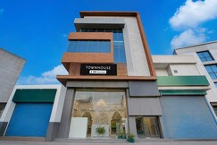 Address of Townhouse Dashrathpuri Metro Formerly Elegant Palace