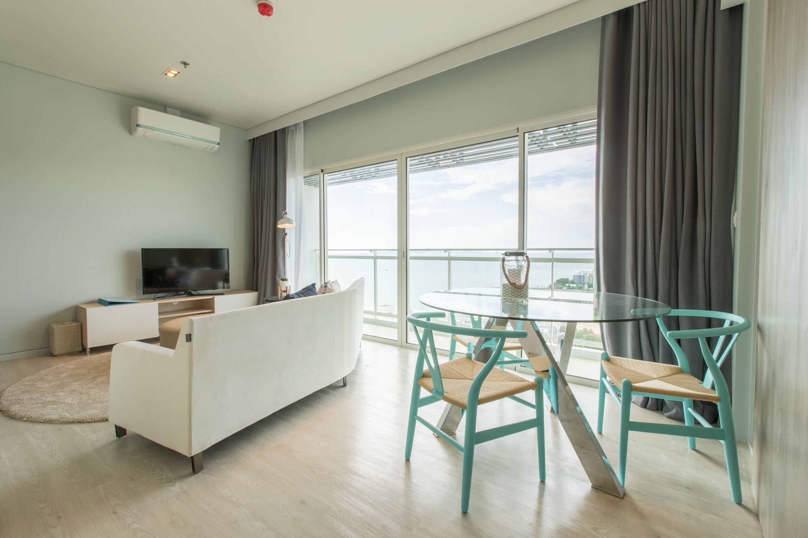 Veranda Residence Pattaya - Tap to explore photos