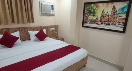 Coco Inn Room Type - Deluxe King Bed Room with No View