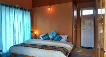 Buransh Retreat Room Type - DOUBLE ROOM WITH MOUNTAIM VIEW
