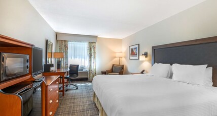 Best Western Plus University Park Inn & Suites Room Type - 1 King Bed, Non-Smoking, Refrigerator, High Speed Internet Access, Coffee Maker, Hairdryer, Full Bre Best Western Plus University Park Inn & Suites Room Type - 1 King Bed, Non-Smoking, Refrigerator, High Speed Internet Access, Coffee Maker, Hairdryer, Full Bre