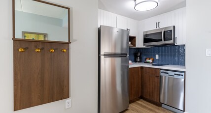 Staybridge Suites GUELPH, an IHG hotel Room Type - 1 Queen Studio Suite Full Kitchen Jetted Tub