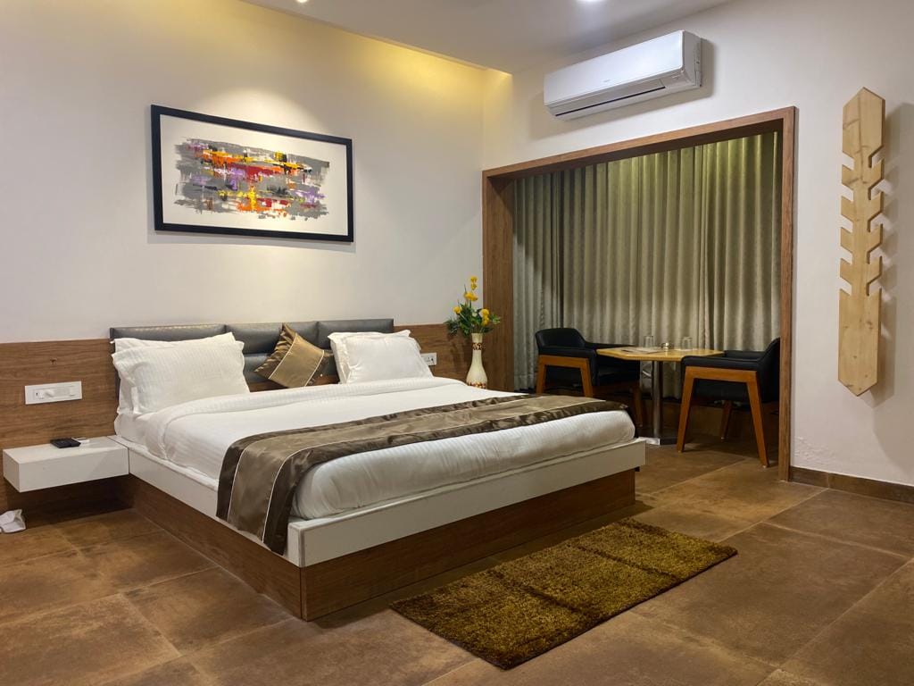 Hotel Apple Inn - Tap to explore photos