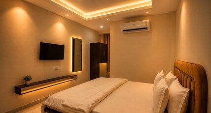 Travinities Hotel - The Royal Palace, Near Airport Room Type - Luxury Room