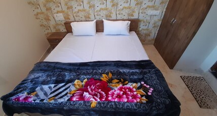 Hotel Sunstays Opposite Bus Stand Room Type - Standard Non Ac Double Bed Room