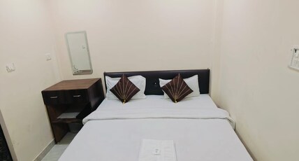 Kohinoor P Guest House Room Type - Deluxe Room With Balcony
