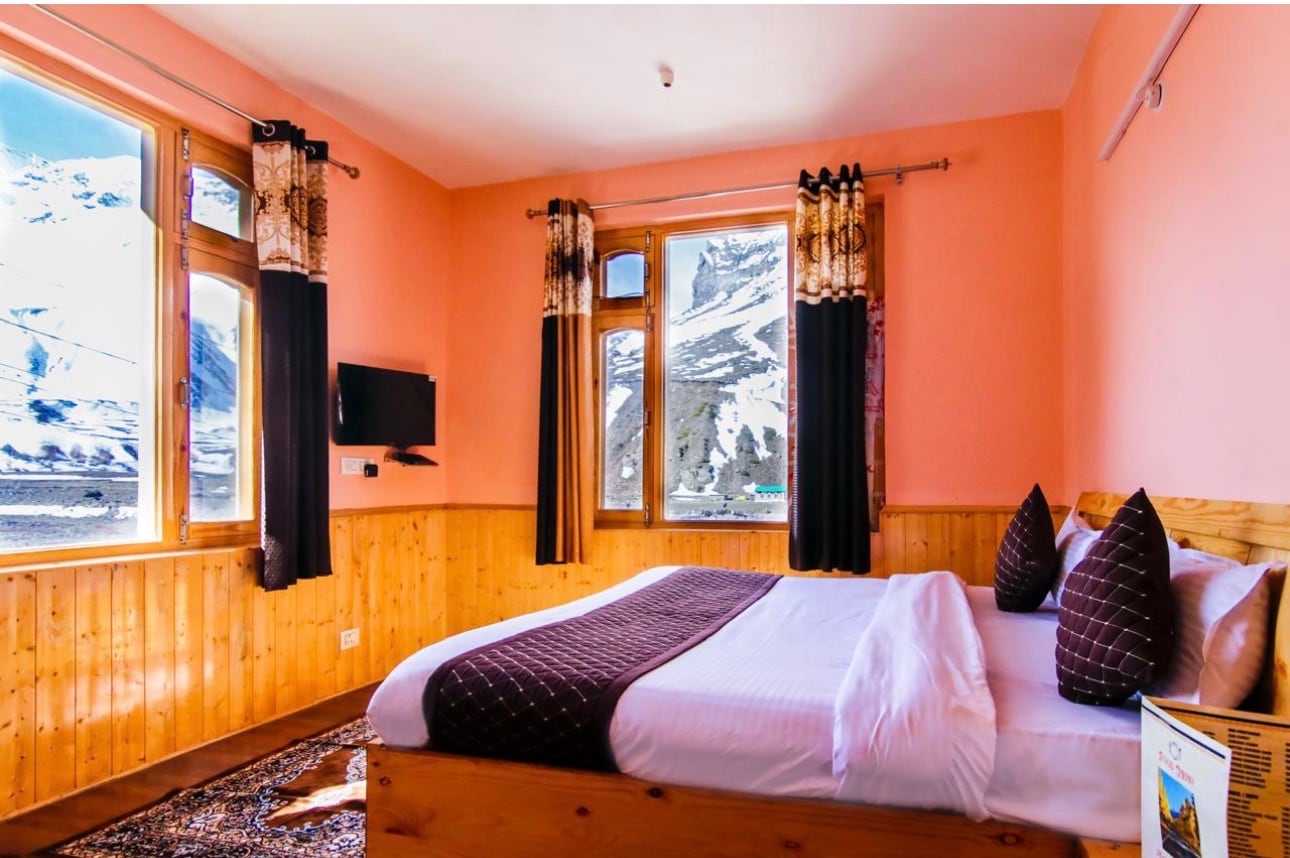 HOTEL SISSU REGENCY - Tap to explore photos