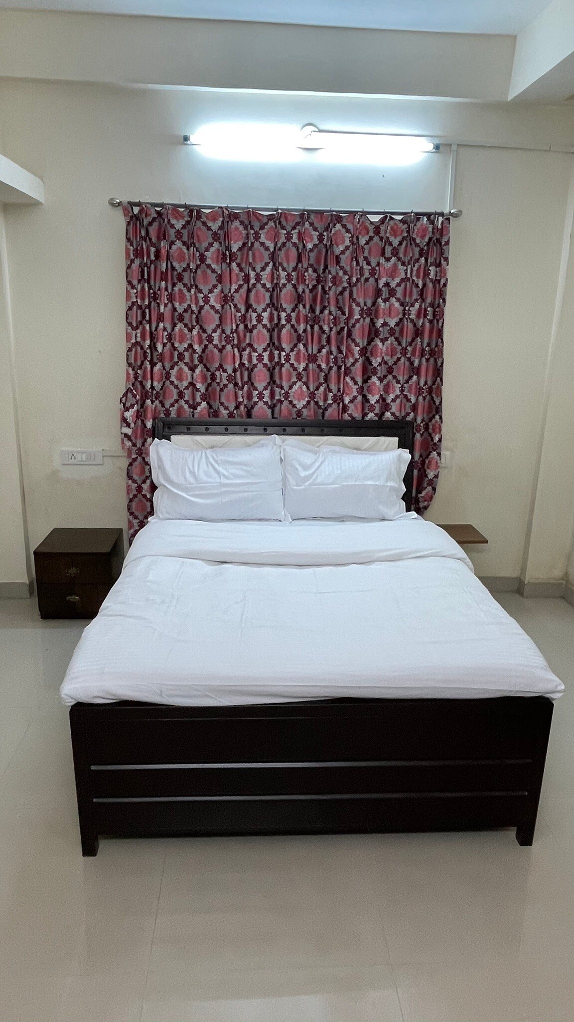 Belle-Vue Holiday Homes Room 31 - Tap to explore photos