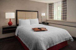Hampton Inn & Suites by Hilton Milwaukee Downtown