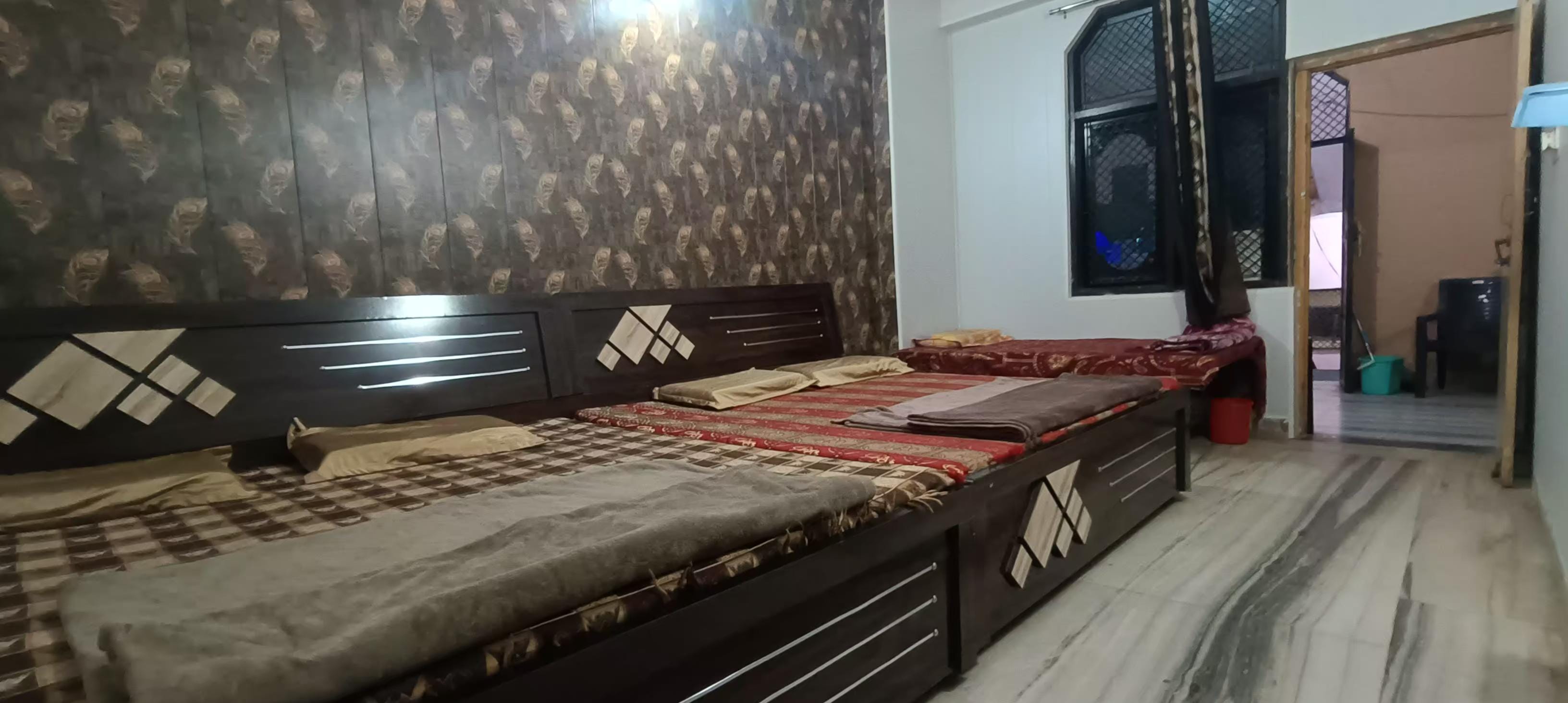 Radhey Shyam paying guest house - Tap to explore photos