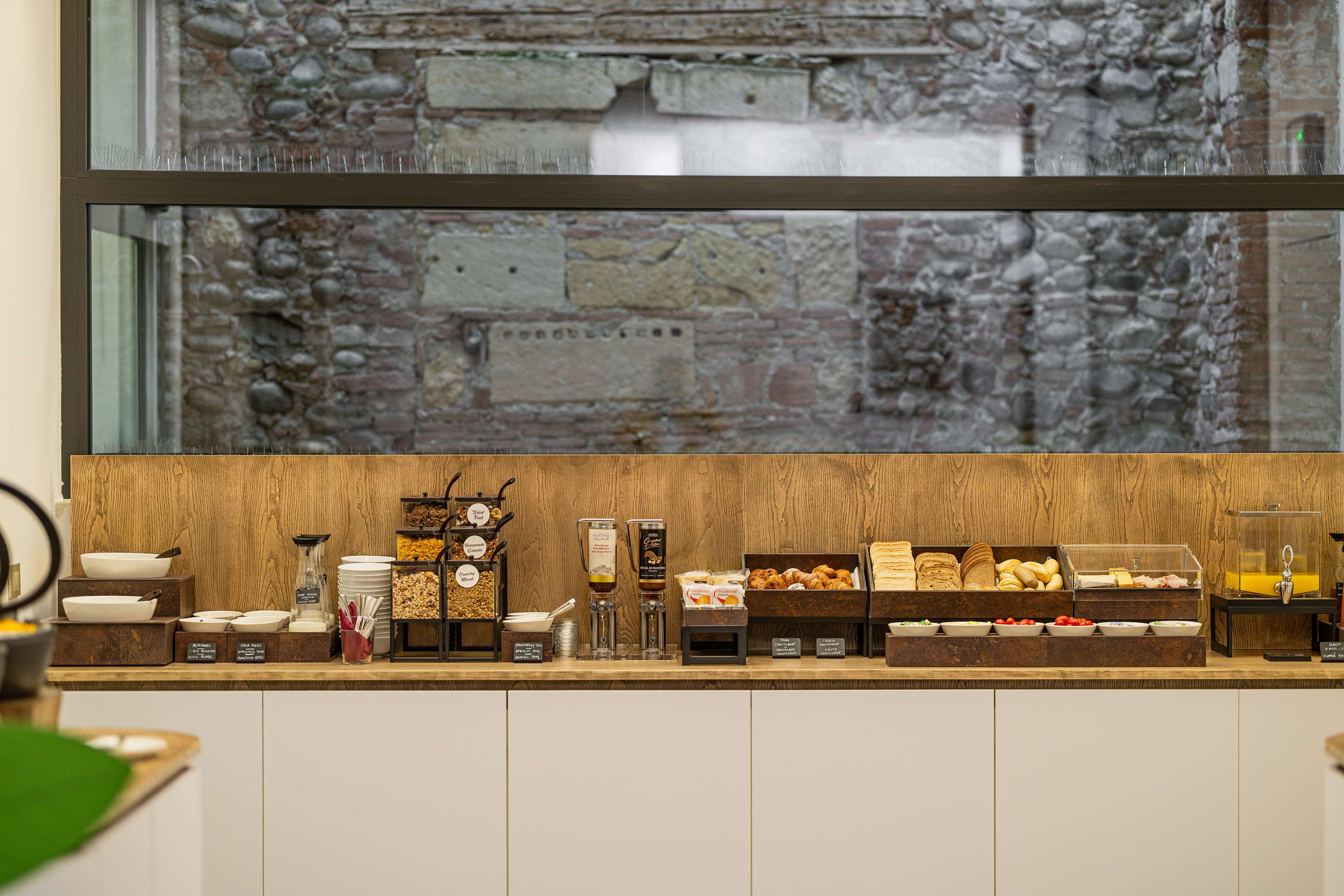 Best Western Plus Hotel De Capuleti - Tap to explore photos