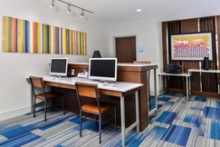 Holiday Inn Express & Suites - Siloam Springs