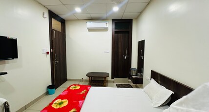 Hotel Agroha Room Type - Luxury room for 2 people