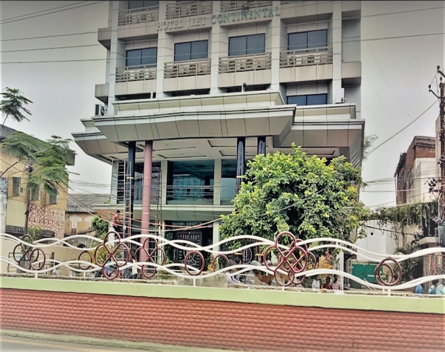 Hotel Jeet Continental - Tap to explore photos