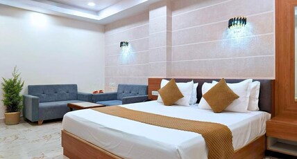 White Panda Hotels Royal Inn Room Type - Executive Room