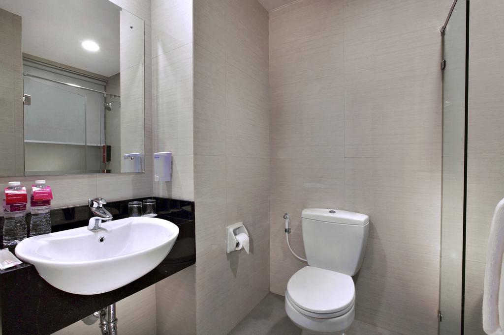 Favehotel Zainul Arifin - Tap to explore photos