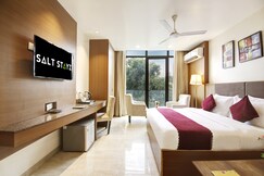 Saltstayz Select - Unitech Cyber Park