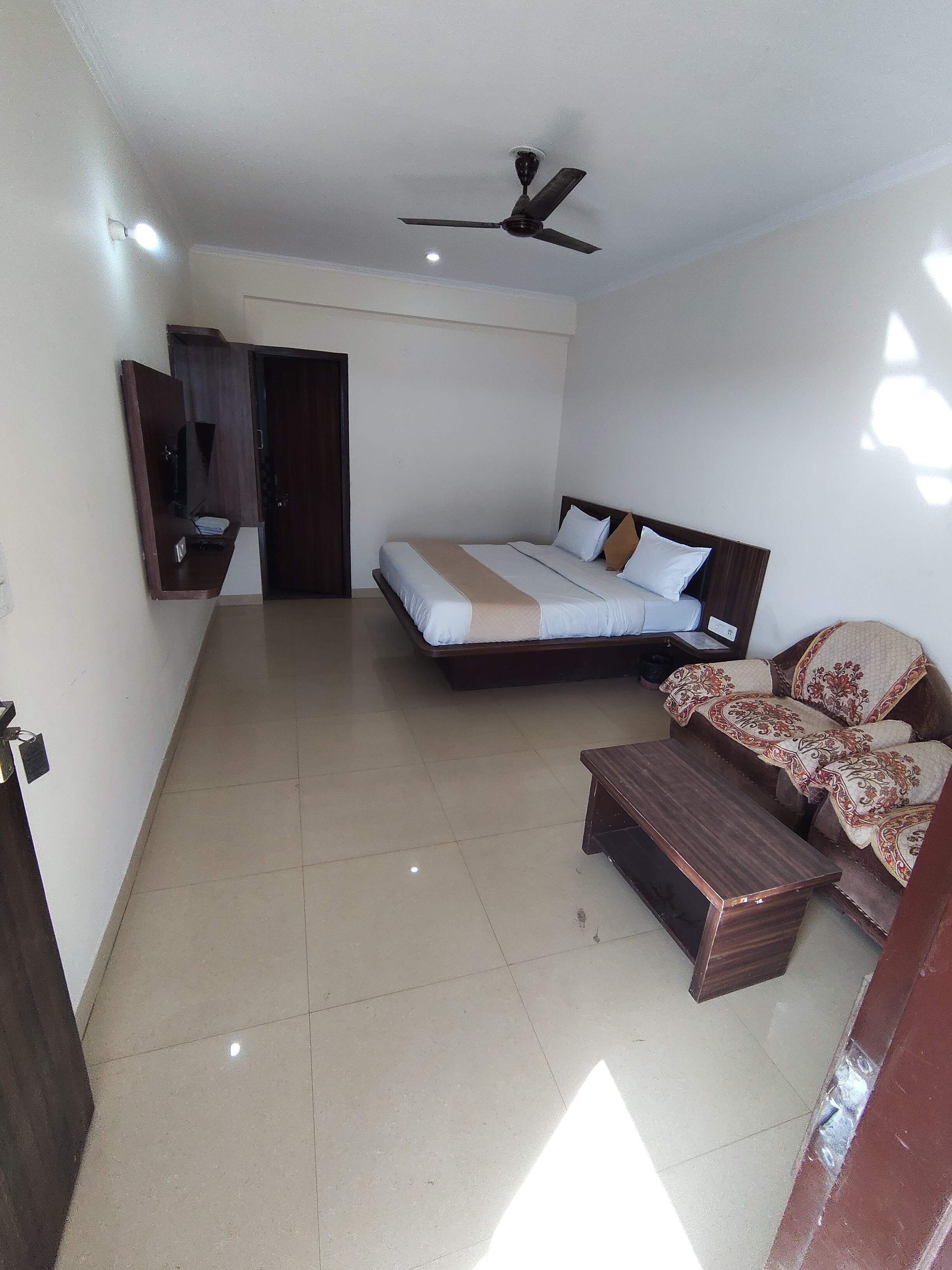 Experia- A boutique hotel. - Tap to explore photos