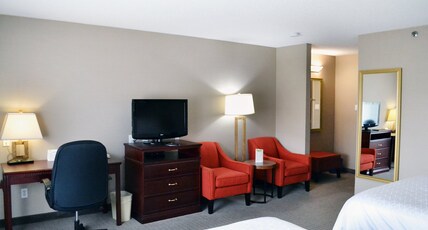 Holiday Inn Express Red Deer, an IHG Hotel Room Type - 2 Queen Beds Standard Mobil Access Tub