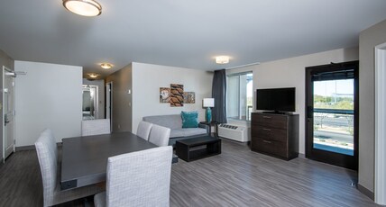 Staybridge Suites Scottsdale - Talking Stick, an IHG hotel Room Type - 2 King 2 Bedroom Suite