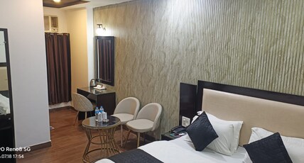 Hotel Arihant Inn Room Type - Deluxe Room