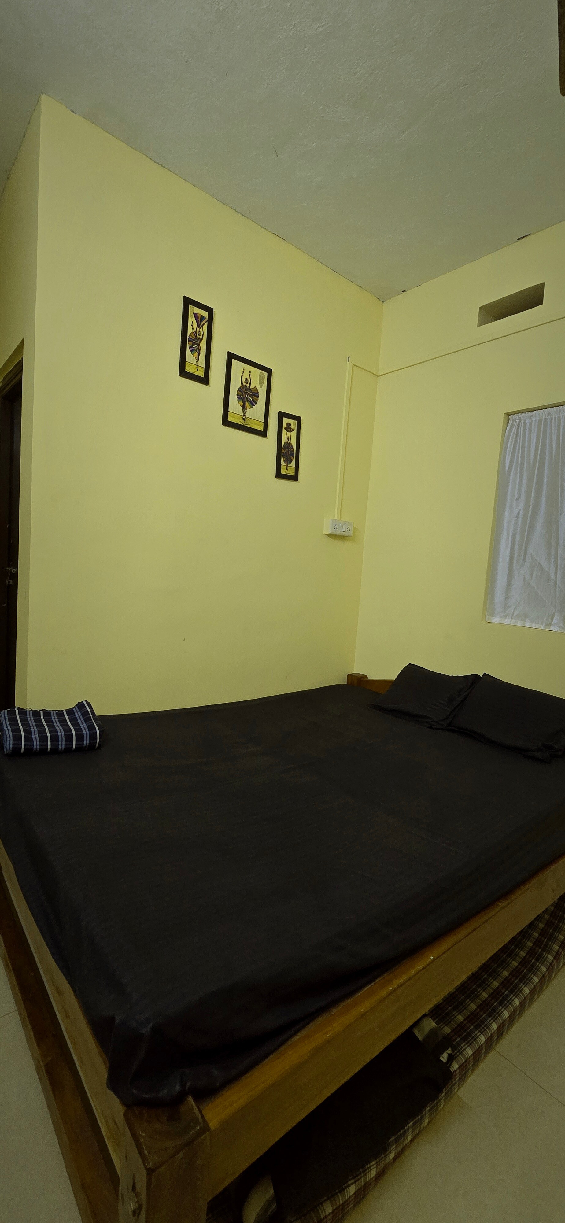 Marine Uana Rooms n Campers Haven - Tap to explore photos
