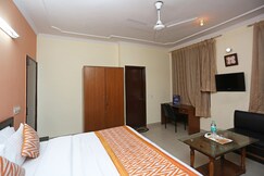 Rooms of Hotel O Kalkaji Residency Bnb Near Lotus Temple