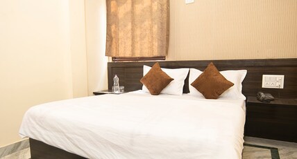 Hotel Siddharth 5 mins from NDLS Railway Station Room Type - Premium Room - City View