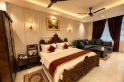 Hotel Kasa Stays Near DTU Rohini