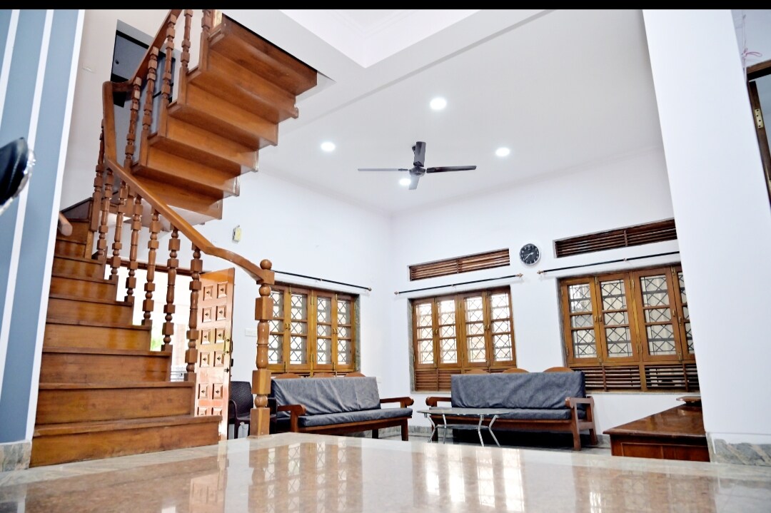 Shreenidhi Bungalow,(Udanchan) - Tap to explore photos