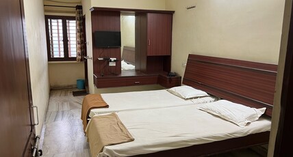 Ravi Teja Lodge Room Type - Deluxe Double Room NON AC