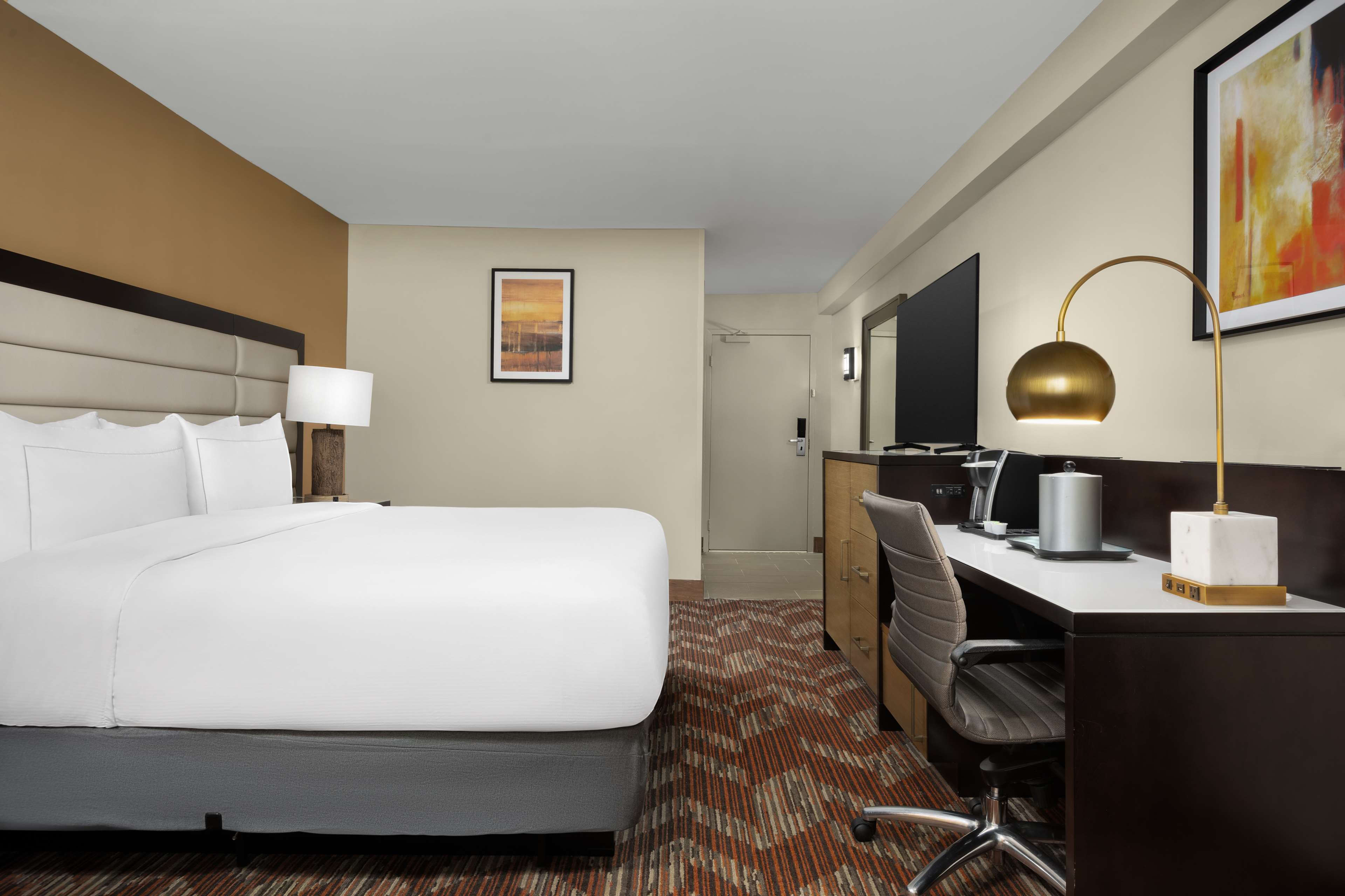 DoubleTree by Hilton Greensboro Airport - Tap to explore photos